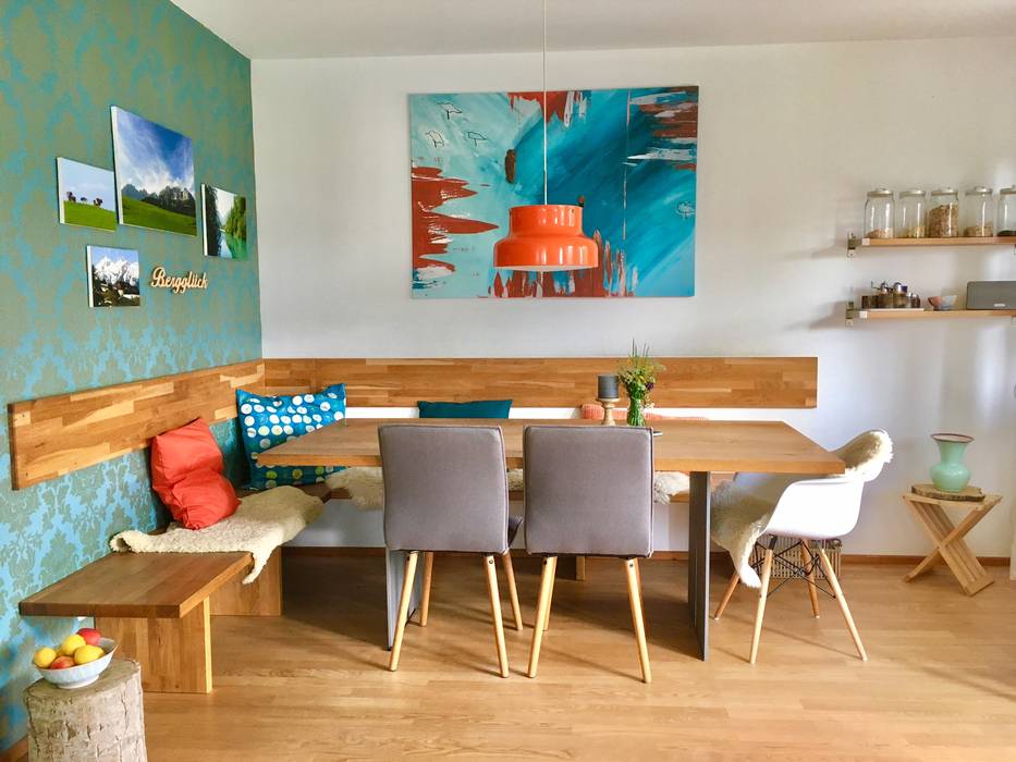 Ein gemütliches Esszimmer für die große Familie, WAND & SOFA Raumgestaltung WAND & SOFA Raumgestaltung Modern dining room
