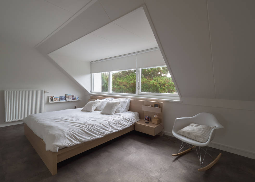 Modern & sfeervol interieur in vrijstaande woning, By Lilian By Lilian Modern style bedroom Wood Wood effect