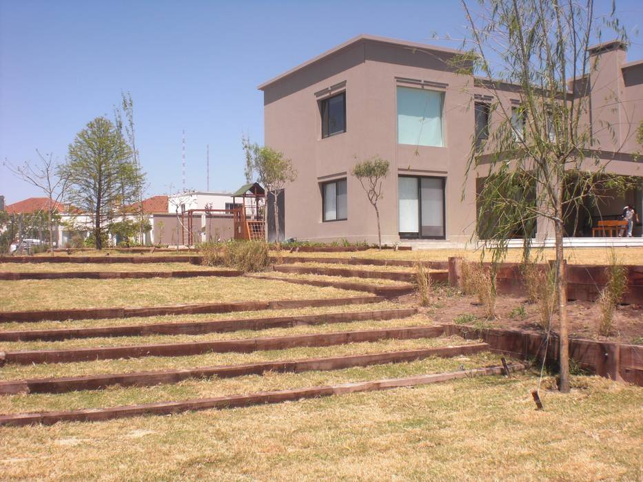 jardin Santa barbara- Bs As- Argentina, Ib - Paisajista Ib - Paisajista Jardines en la fachada
