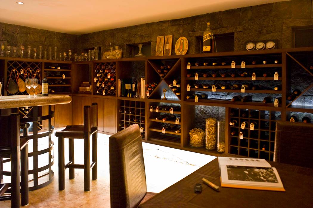 homify Wine cellar لکڑی Wood effect