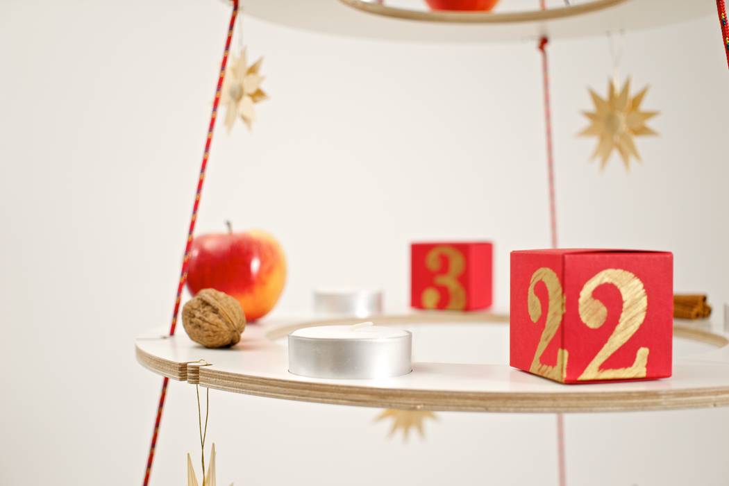 Josef . The eco friendly Christmas Furniture., hejmonti hejmonti Salones de estilo minimalista Accesorios y decoración