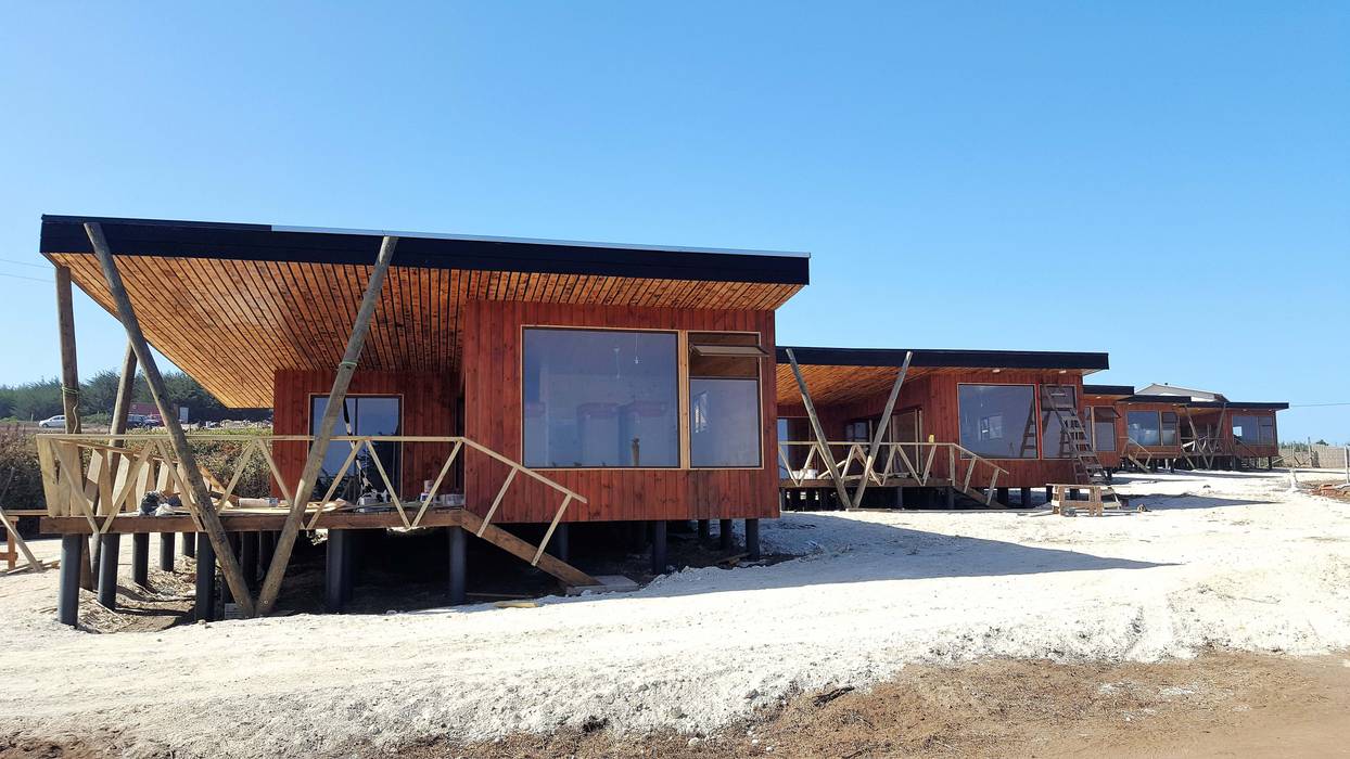 CABAÑAS, SECTOR EL PANGAL, PICHILEMU, KIMCHE ARQUITECTOS KIMCHE ARQUITECTOS Casas de estilo mediterráneo Madera Acabado en madera