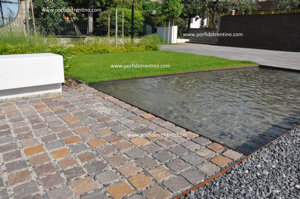 BORDI PISCINA, FONTANE, LAVANDINI, PORFIDO TRENTINO SRL PORFIDO TRENTINO SRL Garden Pond Stone