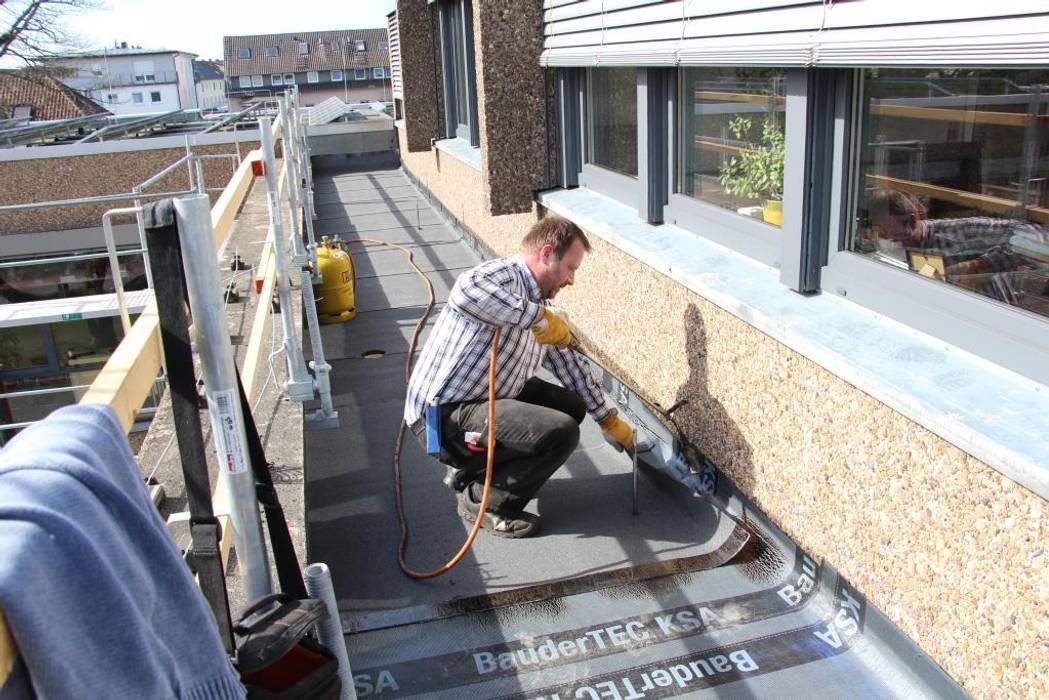 Flachdachsanierung in Versmold, Dachdeckermeisterbetrieb Dirk Lange Dachdeckermeisterbetrieb Dirk Lange Flat roof