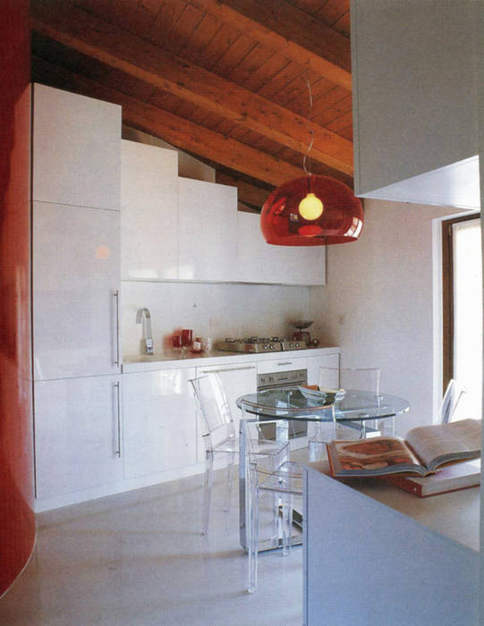 Mansarda Como, DELFINETTIDESIGN DELFINETTIDESIGN Built-in kitchens Wood Wood effect