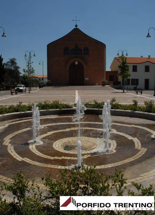 BORDI PISCINA, FONTANE, LAVANDINI, PORFIDO TRENTINO SRL PORFIDO TRENTINO SRL Swimming pond سنگ مرمر