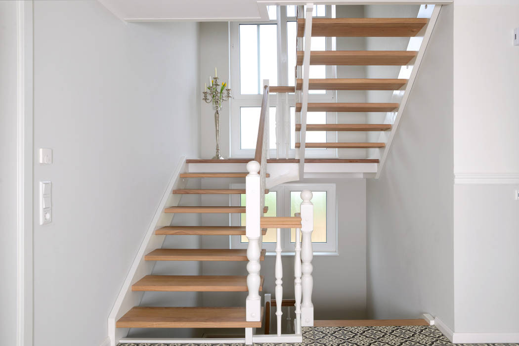 homify Stairs Wood Wood effect
