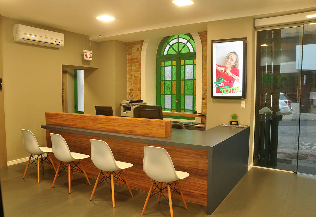 COC Floripa | Unidade Centro, SZ ARQUITETURA SZ ARQUITETURA Commercial spaces Wood Wood effect Schools