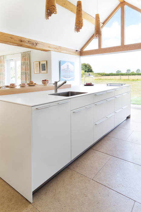 Thatched cottage Kitchen Architecture Modern kitchen kitchen architecture,bulthaup,bulthaup b3,bespoke kitchen,contemporary kitchen,white kitchen,kitchen island,breakfast bar,oak,thatched cottage,open plan,integrated living