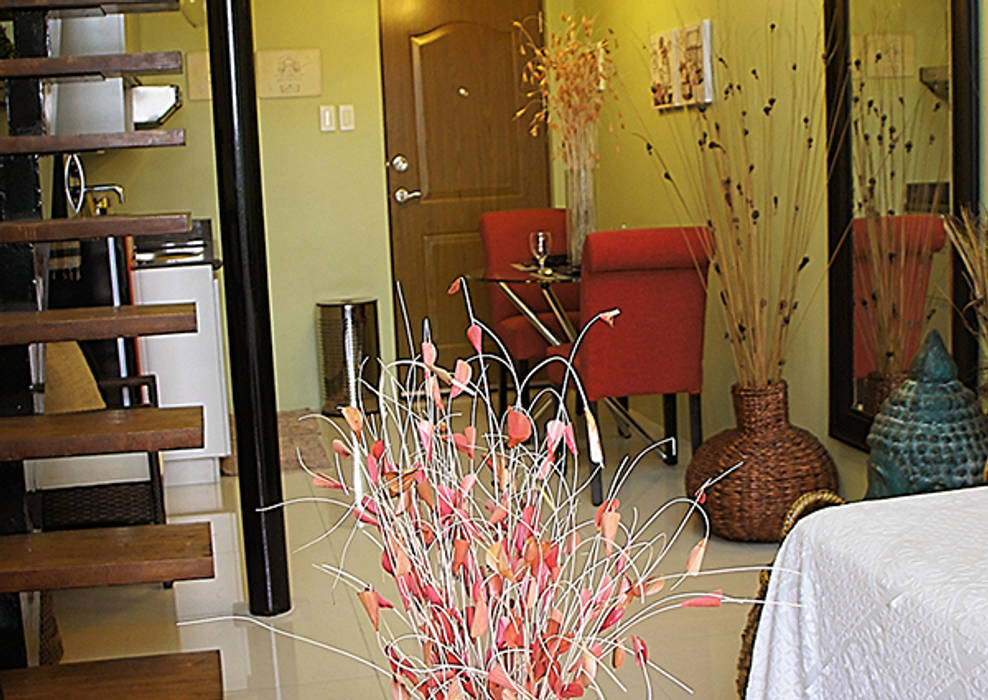 One Bedroom Loft in Makati (Styling), SNS Lush Designs and Home Decor Consultancy SNS Lush Designs and Home Decor Consultancy Eklektik Yemek Odası Aksesuarlar & Dekorasyon