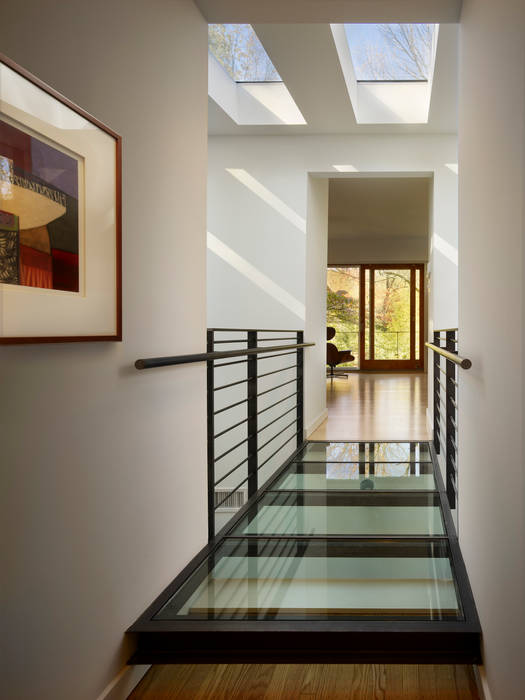 Seidenberg House, Metcalfe Architecture & Design Metcalfe Architecture & Design Modern Corridor, Hallway and Staircase catwalk,corridor,glass floor,metal,skylight