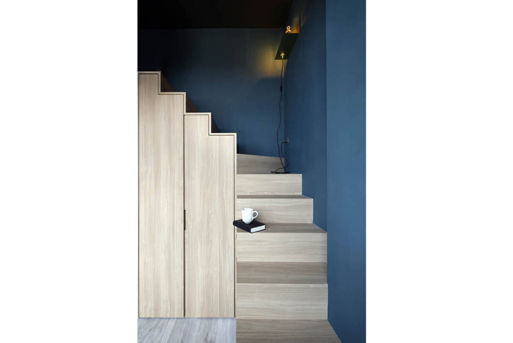 homify Scandinavian style corridor, hallway& stairs