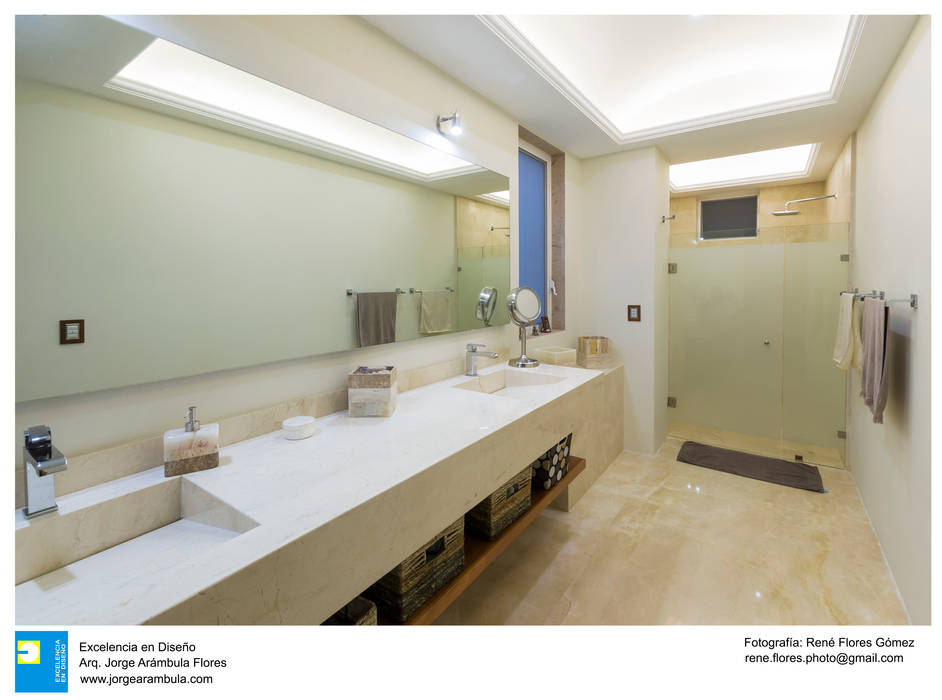 Casa Alberta, Excelencia en Diseño Excelencia en Diseño Colonial style bathroom Marble