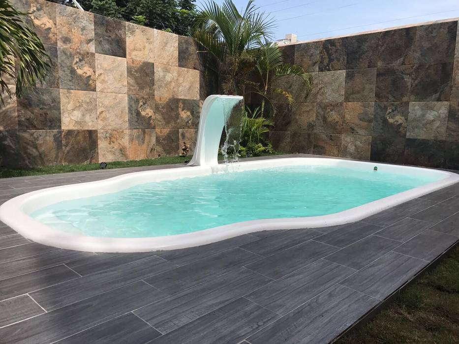 homify Piscinas de jardim de madeira e plástico