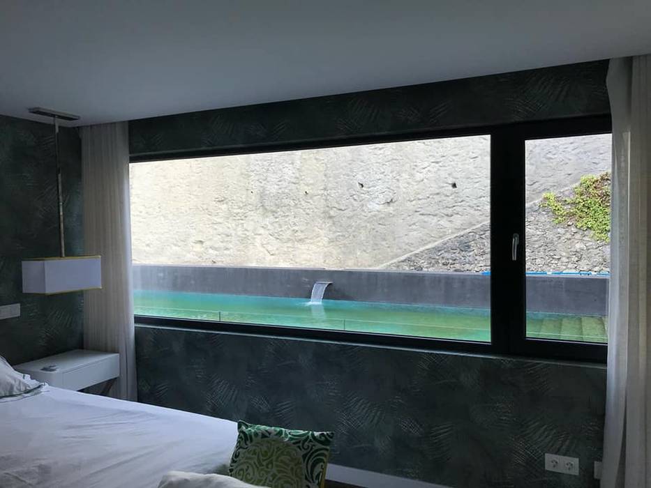 Puertas y ventanas modernas de homify Moderno