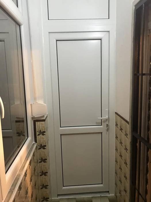 Puertas estilo rústico de homify Rústico