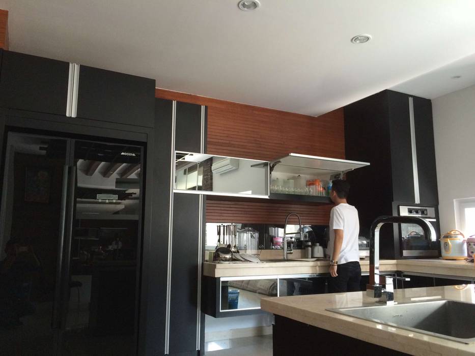 Kosasi House, Kedamaian. Palembang City, Lighthouse Architect Indonesia Lighthouse Architect Indonesia Minimalist kitchen