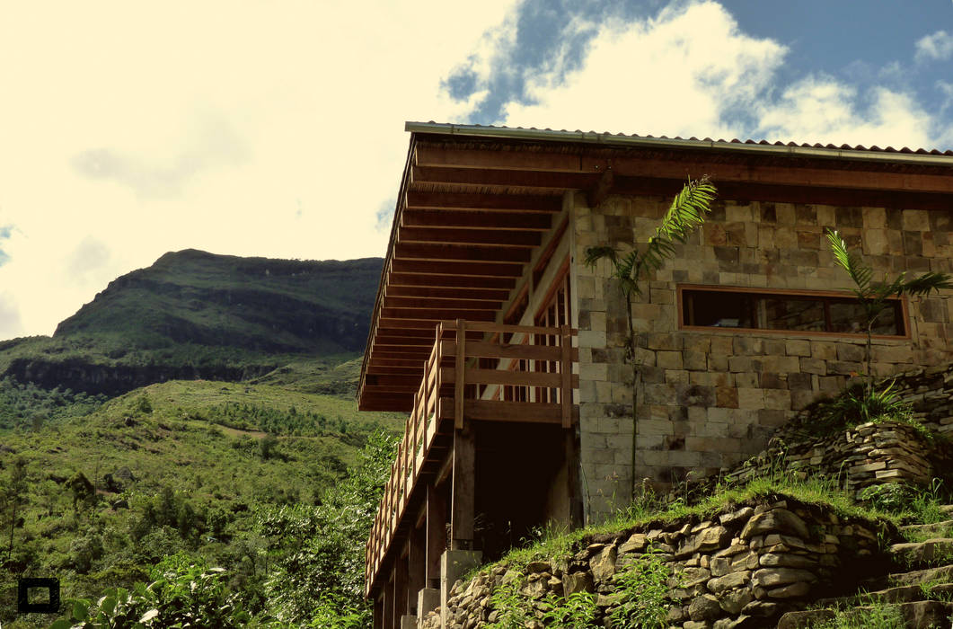 Fachada lateral homify Casas de campo Madera Acabado en madera casa,casa de campo,casa de madera