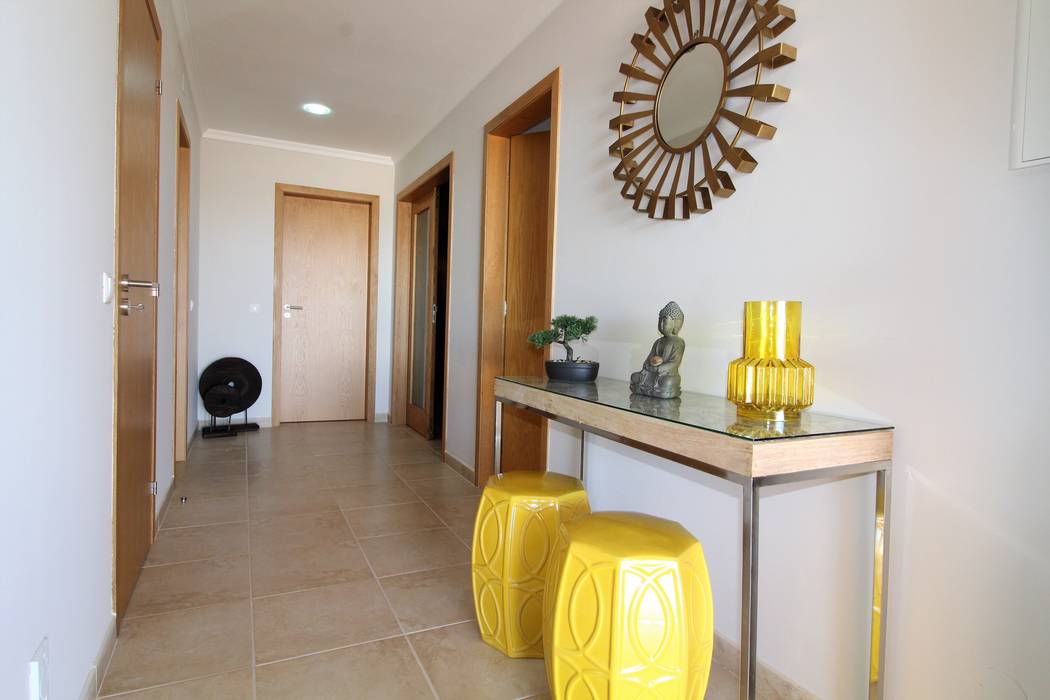 casa Algarve-ZEN Attitude Atelier Ana Leonor Rocha Corredores, halls e escadas ecléticos