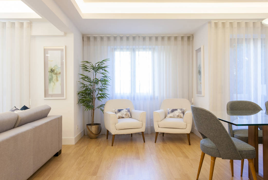 Apartamento c/ 2 quartos - Avenidas Novas, Lisboa, Traço Magenta - Design de Interiores Traço Magenta - Design de Interiores Ruang Keluarga Modern Sofas & armchairs