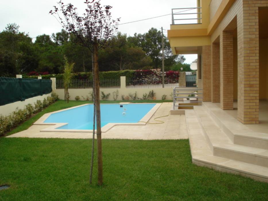 Piscina (Construção Moradia, Cascais) ENGIMULTI Piscinas de jardim