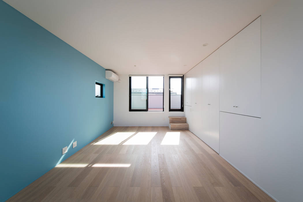 シンプルスタイリッシュハウス, ラブデザインホームズ／LOVE DESIGN HOMES ラブデザインホームズ／LOVE DESIGN HOMES ห้องนอนเด็ก