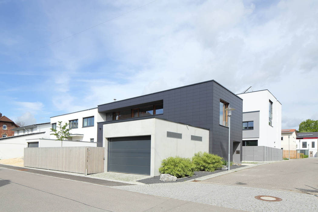 Wohnhaus G Architekturbüro zwo P Reihenhaus Plattenfassade,Reihenhaus,zwo P,Mischbau,Ulm,exterior
