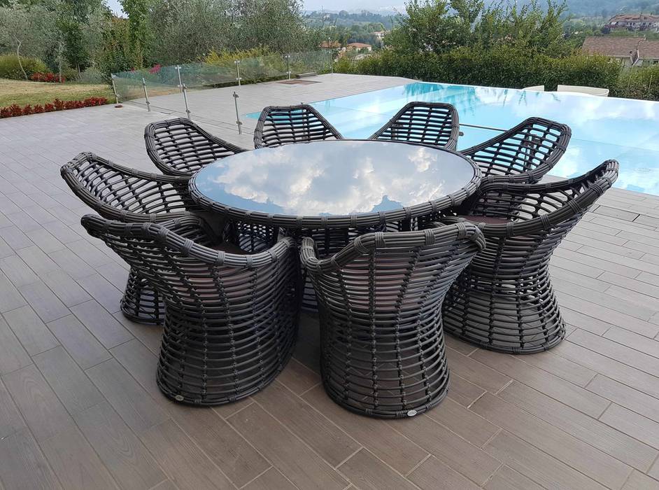 Tavolo e sedie da esterno di design Asteria Uniko tavolo da esterno,tavolo per esterni,arredamento esterno,outdoor,arredo esterno,outdoor furniture,mobili giardino,arredamenti outdoor,outdoor design