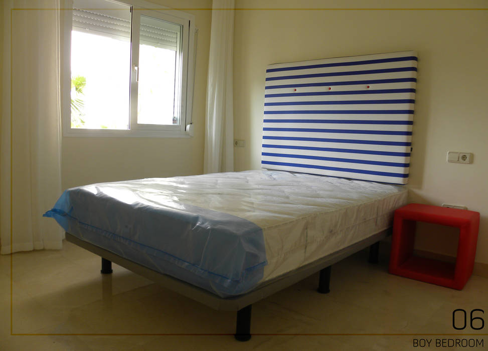 Habitación Infantil, Cristina Lobo Cristina Lobo Mediterranean style bedroom Beds & headboards