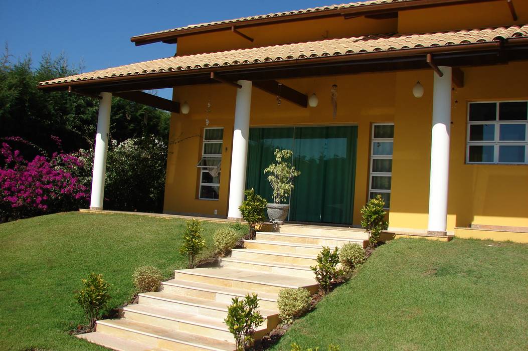 Residência - Itaúna MG, SERARTE ENGENHARIA SERARTE ENGENHARIA Townhouse