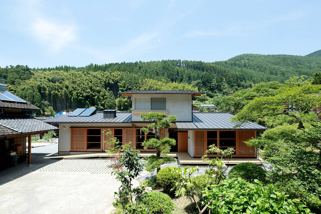 里の家～玖珠万年山の麓 実りある住まい～, 山道勉建築 山道勉建築 Scandinavian style houses Wood Wood effect