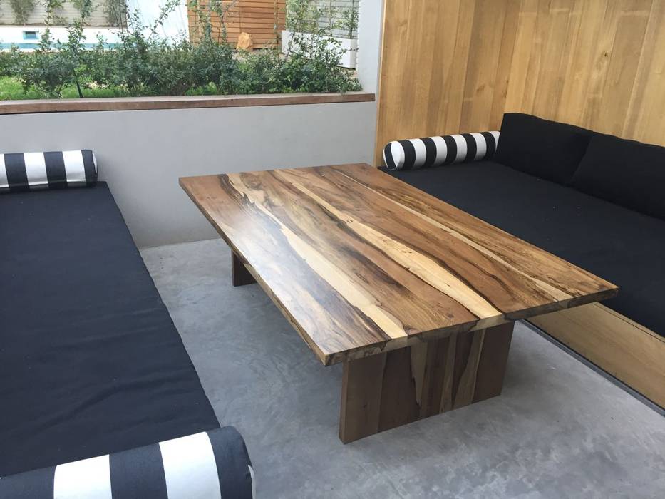 Mesa Guayubira Maciza Barragan Carpinteria Jardines modernos: Ideas, imágenes y decoración Madera maciza Multicolor mesa de madera,mesa jardin,madera maciza,muebles de madera,muebles jardin,muebles exterior,mesa exterior,mesa de cocina,mesa de comedor,muebles modernos,Muebles