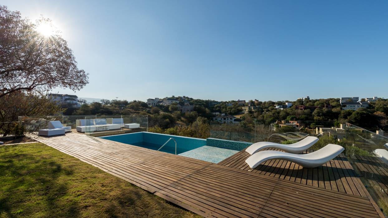 PARA ENVIAR (VIVIENDA Q2), SCHLATTER arquitectura y diseño SCHLATTER arquitectura y diseño Piscinas de estilo moderno