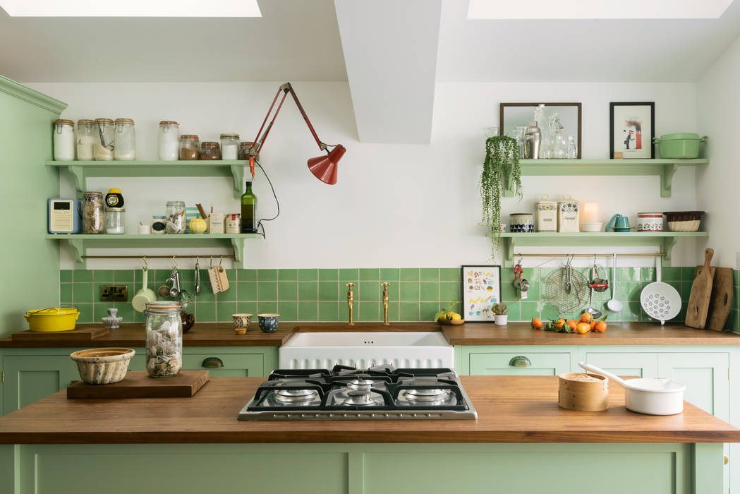 The Khoollect Kitchen by deVOL deVOL Kitchens Kitchen units Wood Wood effect hob,island hob,green,kitchen lighting,deVOL,shaker kitchen