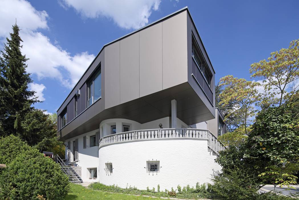Wohnhaus L, Architekturbüro zwo P Architekturbüro zwo P Moderne Häuser exterior,zwo p,garten,fassade,aufstockung,ulm,bestand,polygon