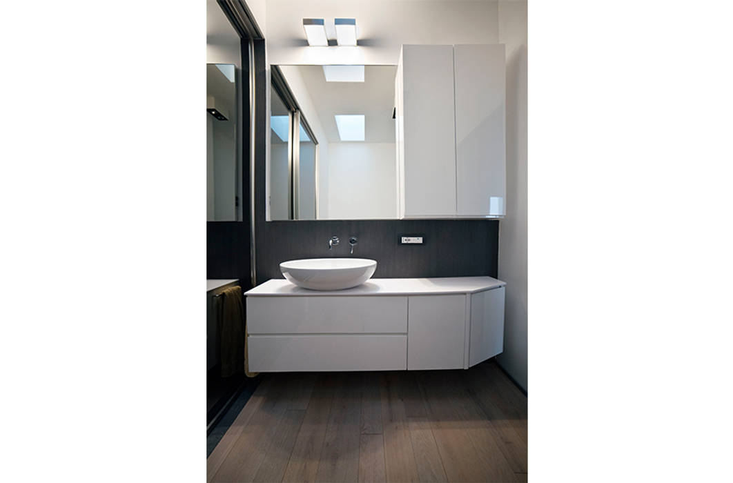 Appartamento Largo V Alpini Milano, Gianluca Bugeia | Architetto e Designer di Interni Gianluca Bugeia | Architetto e Designer di Interni Modern Bathroom Tiles