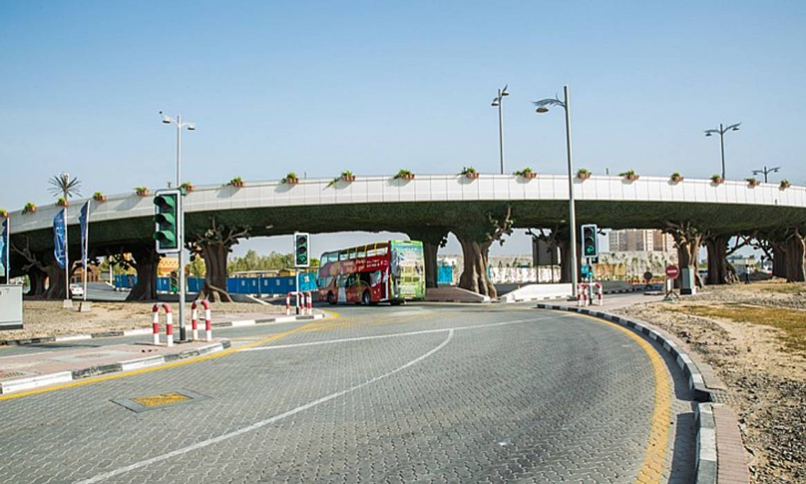 #SUNWING artificial foliage hedges in a forest bridges project in the #Dubai, Sunwing Industrial Co., Ltd. Sunwing Industrial Co., Ltd. Gewerbeflächen Plastik Stadien