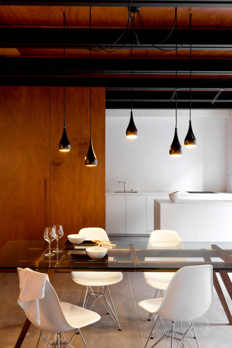 Casa Okume : Moderna abitazione a Torino, Paola Maré Interior Designer Paola Maré Interior Designer Modern dining room Wood Wood effect