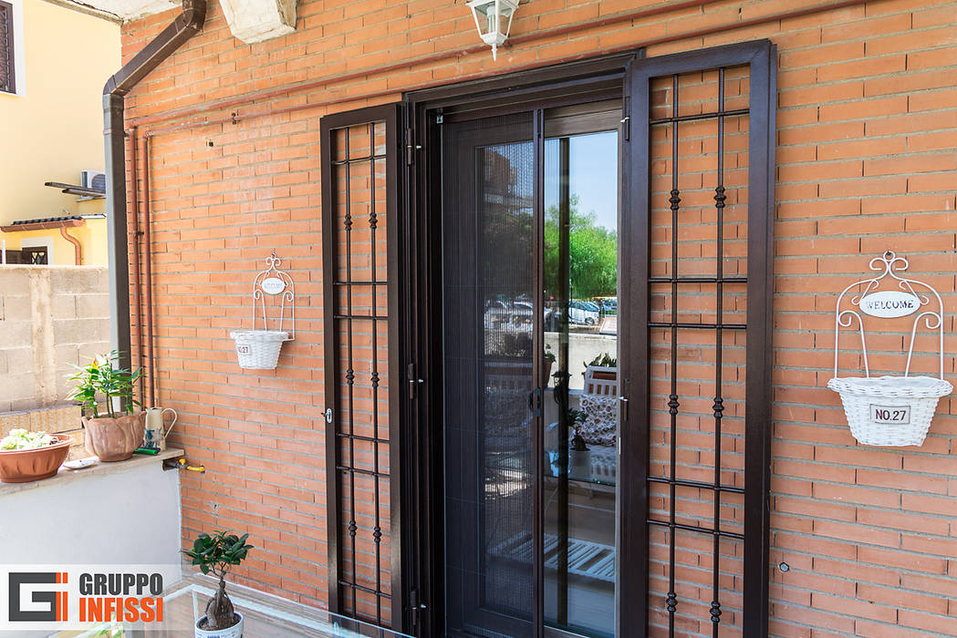 Zona Acilia, Gruppo Infissi Gruppo Infissi Front doors Wood-Plastic Composite