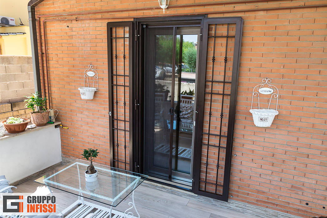 Zona Acilia, Gruppo Infissi Gruppo Infissi Front doors Wood-Plastic Composite