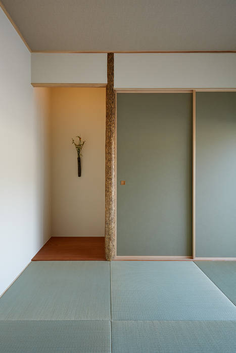 高台に建つ家, toki Architect design office toki Architect design office Asian style media room Wood Wood effect