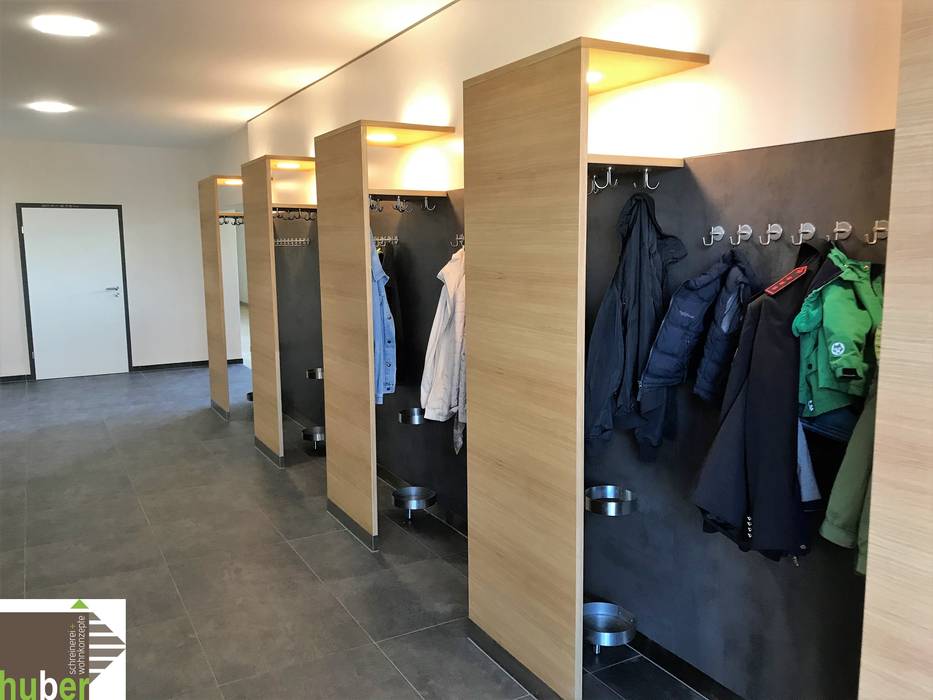 Garderobe, Die Schreinerei Huber Die Schreinerei Huber Commercial spaces Nơi tổ chức sự kiện