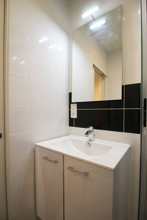 STUDIO A STRASBOURG, Agence ADI-HOME Agence ADI-HOME Modern bathroom