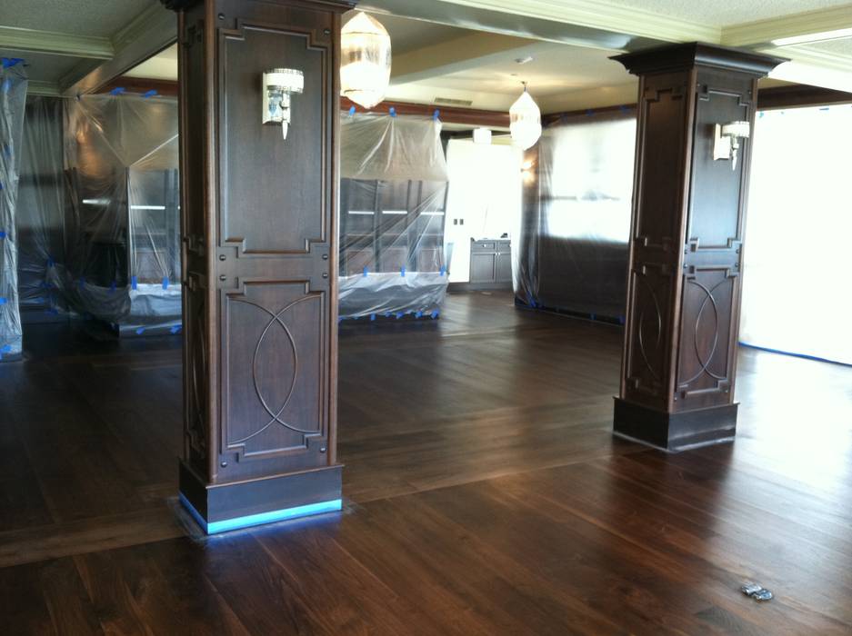 American Walnut, Shine Star Flooring Shine Star Flooring Classic style dining room