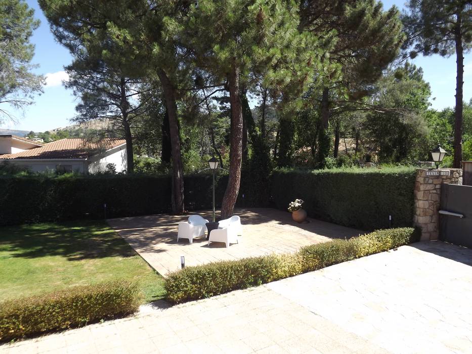 Cemento impreso Almudena Madrid Interiorismo, diseño y decoración de interiores Jardines de estilo moderno Hormigón terraza,cemento impreso