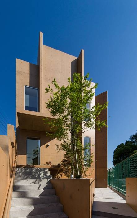 杉板型枠のコンクリート打ち放し カラークリア塗装 モダンな 家 の Hirodesign Jp モダン コンクリート Homify
