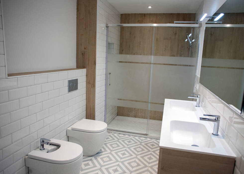 Reforma de baño Grupo Inventia Baños de estilo moderno Azulejos baño,inodoro,bidet,lavabo,ducha,azulejos