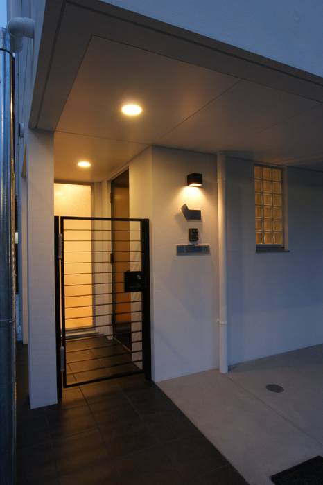 homify Modern style doors