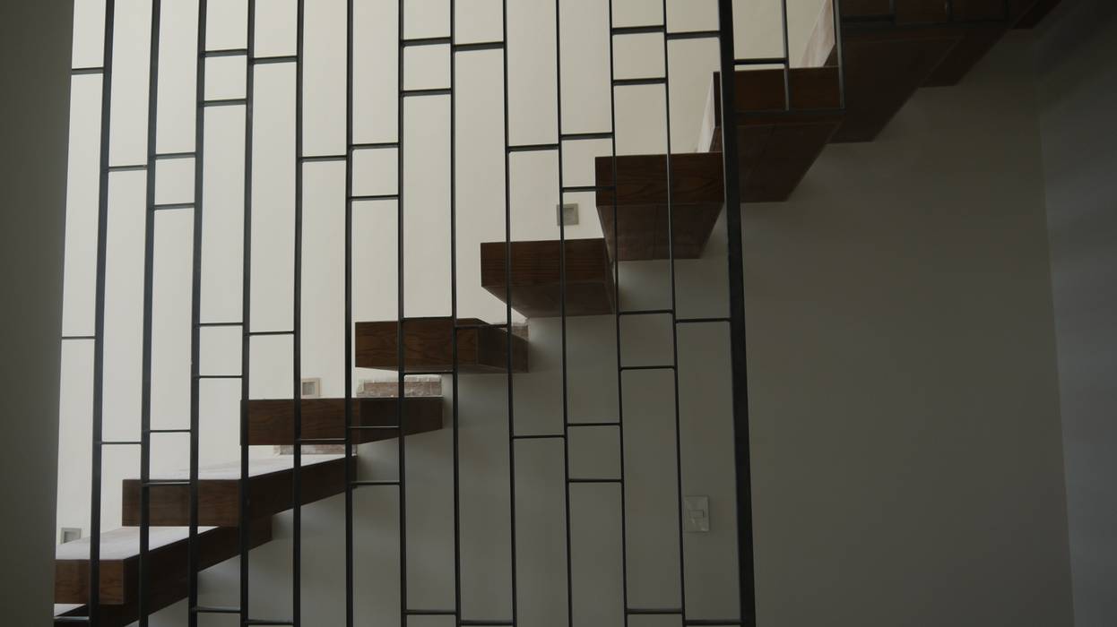 Casa ASIS, DEVELOP ARQUITECTOS DEVELOP ARQUITECTOS Stairs Iron/Steel