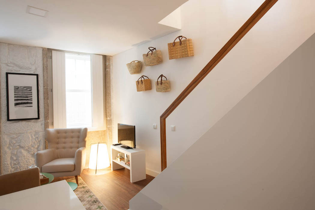 Apartamentos Rua de Trás - Alojamento turístico (7 apartamentos) - Centro do Porto, ShiStudio Interior Design ShiStudio Interior Design Salas de estilo escandinavo